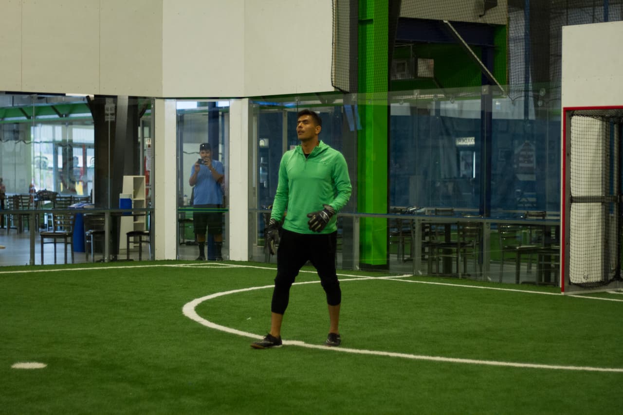 El cuerpo técnico del Tri, con un esquema táctico basado en rotaciones, tocó el balón a su antojo y venció 11-6 a los comentaristas de Univision y Televisa esta mañana en Boulder, Colorado, en un partido lleno de intensidad y camaradería.