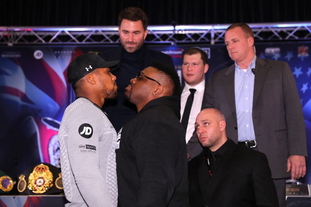 Al igual que la semana pasada en suelo estadounidense, ambos contrincantes se miraron con animosidad y hasta con ganas de adelantarse al 1 de junio para sacar el estrés.