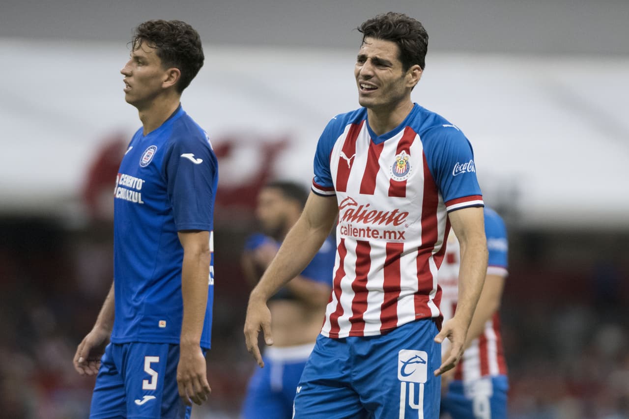 <b>Guadalajara vs Cruz Azul </b>| Históricamente es una serie muy nivelada, de hecho, estos clubes han empatado en 23 de los 53 juegos desde la instauración de torneos cortos. A pesar de ello, en nueve de los últimos 12 partidos entre sí, existió un ganador. Chivas no ha ganado en sus últimos cuatro partidos y la Máquina tiene dos triunfos en los último tres juegos.