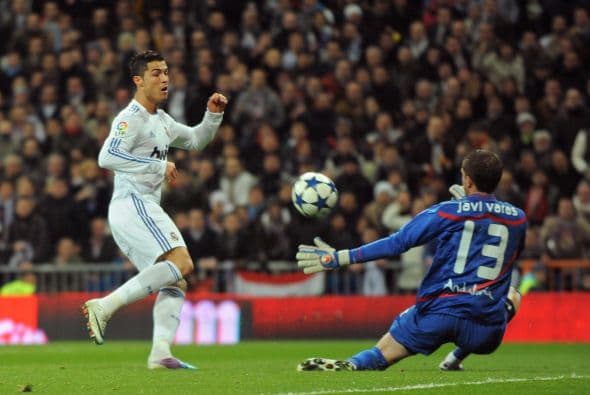 Cristiano Ronaldo tuvo una clara ocasión de gol, pero el arquero rival lo impidió.