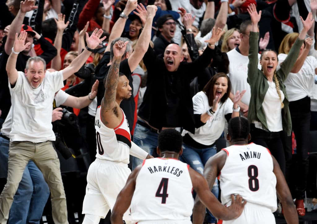 Las mejores imágenes del partidazo de Damian Lillard ante el Oklahoma City Thunder. El astro de los Portland Trail Blazers anotó 50 puntos y con un triplazo antes de que expirara el reloj, de casi media cancha, puso fin a la serie.