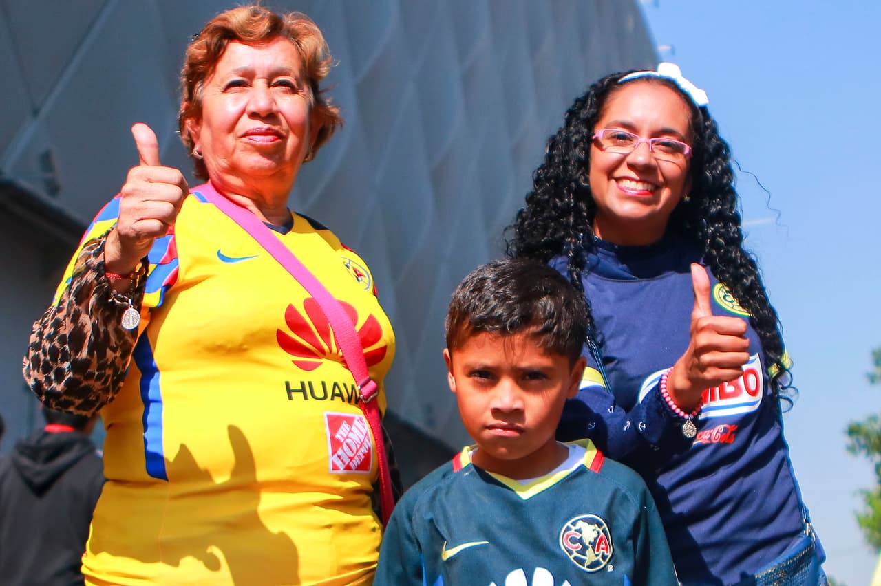 La alegría y el color de los hinchas de Toluca y América se tomaron el estadio Nemesio Diez en medio de la fiesta de la Jornada 15 del Clausura 2019 en la Liga MX, en medio de la celebración del Mes del Niño.