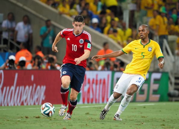 La mejor participación en un Mundial para Paraguay fue en Sudáfrica 2010 (cuartos de final), mismo caso que Colombia que en 2014 también llegó a cuartos de final como máximo logro