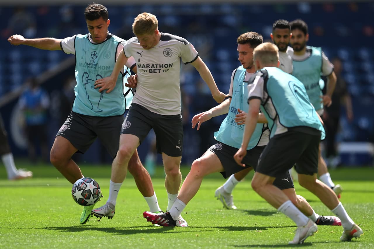 Último entrenamiento y listos… Chelsea y Manchester City reconocieron la cancha del Do Dragao y están listos para la Final de la UEFA Champions League que disputarán este sábado en Porto.