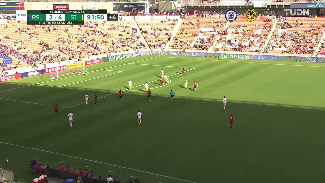 ¡GOL!  anota para Real Salt Lake. Albert Rusnák