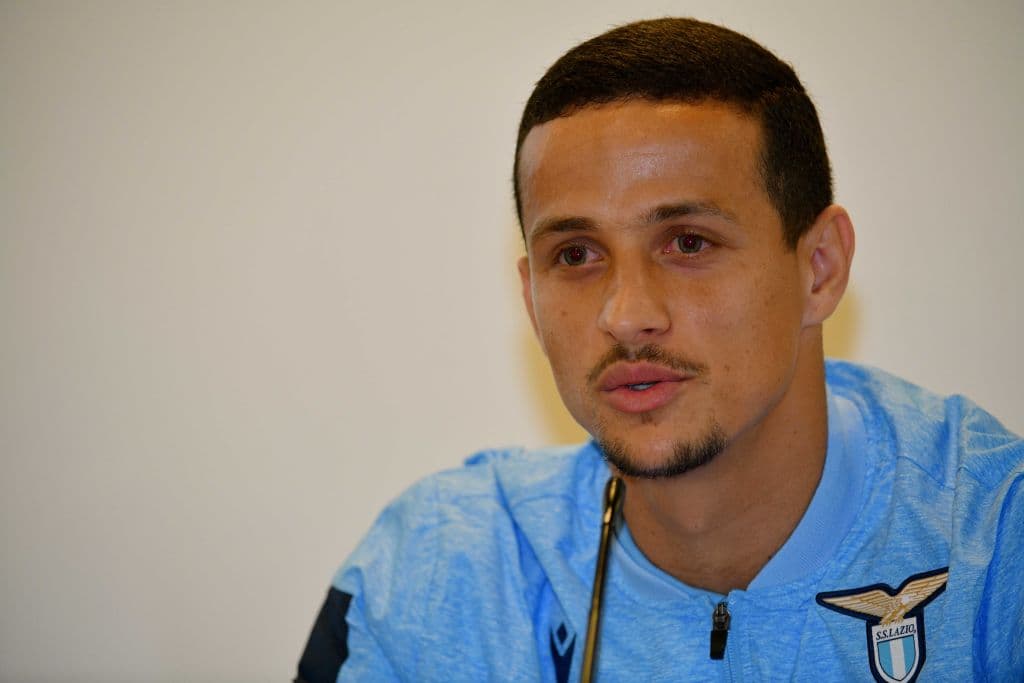 Claudio Lotito, presidente, y Daniele Leodori, vicepresidente, dieron a conocer la camiseta que usará la Lazio en la Supercopa Italiana.