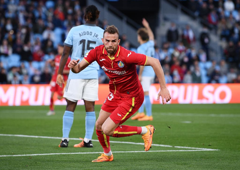 El Celta de Vigo, con Néstor Araújo, perdió en casa con Getafe, mientras que el Atlético de Madrid empató ante Granada. En los colchoneros fue baja el mexicano Héctor Herrera, mientras que en los de Vigo no jugó Orbelín Pineda.