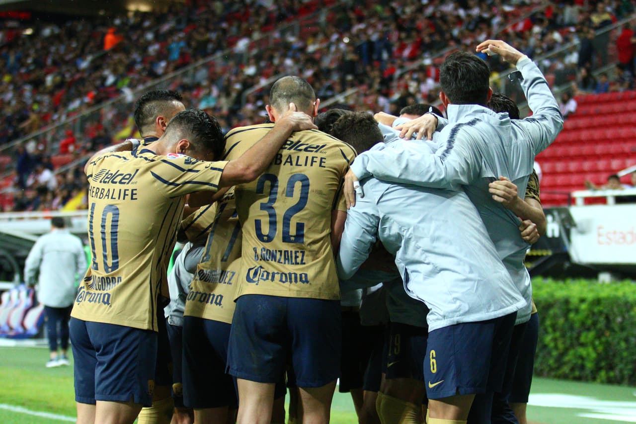 El triunfo por 2-1 le permite a Pumas sumar tres puntos en el Apertura 2018, pero aún más significativo es que cortan con una racha de 36 años sin vencer al Rebaño como visitantes.
