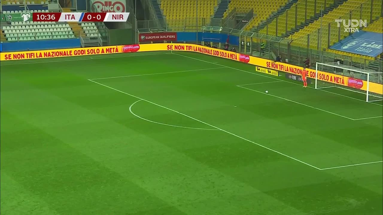 ¡TIRO ATAJADO! disparo por Ciro Immobile.