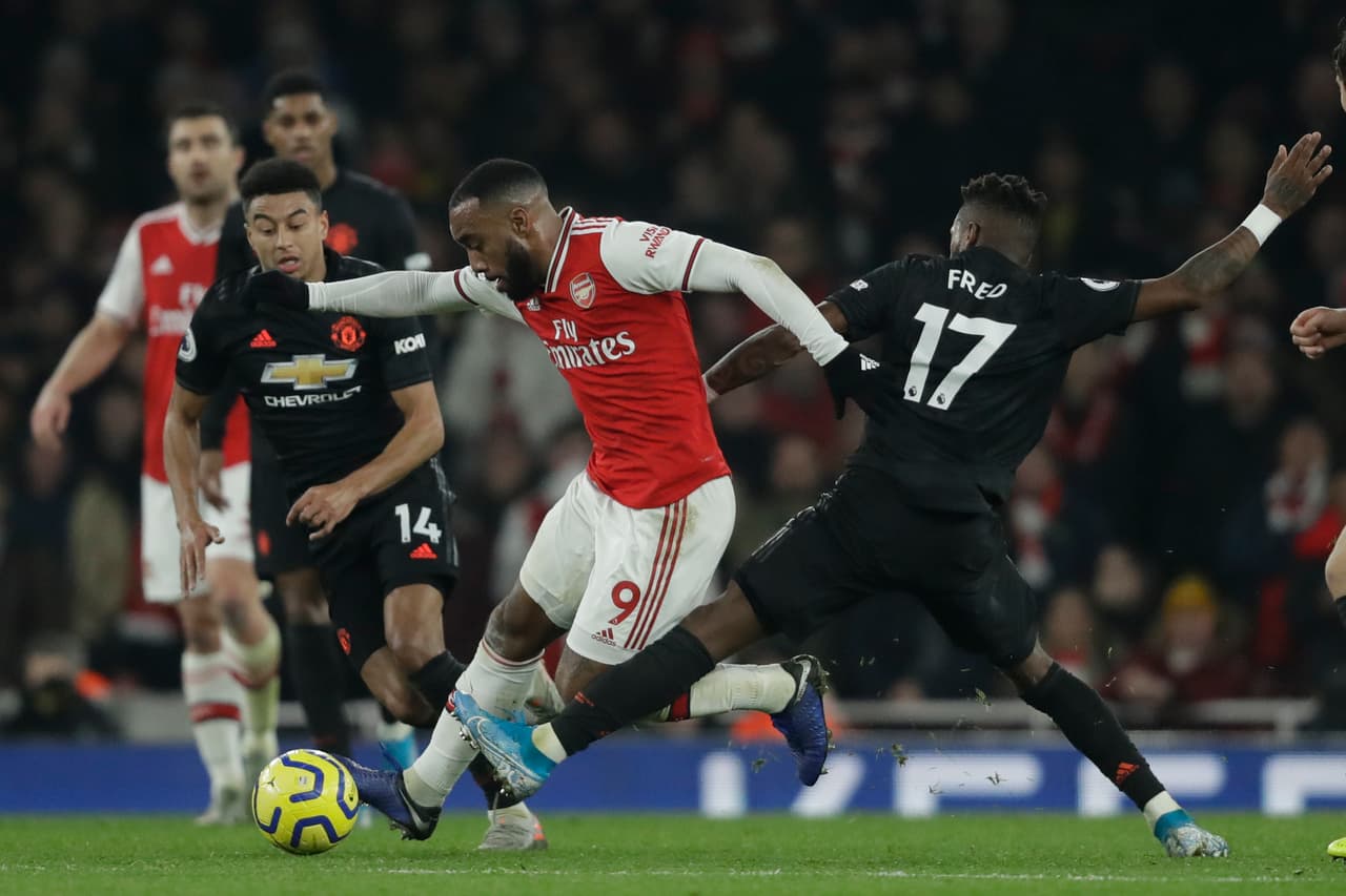 Con goles de Nicolas Pépé y Sokratis, El Arsenal se impone 2-0 al Manchester United.