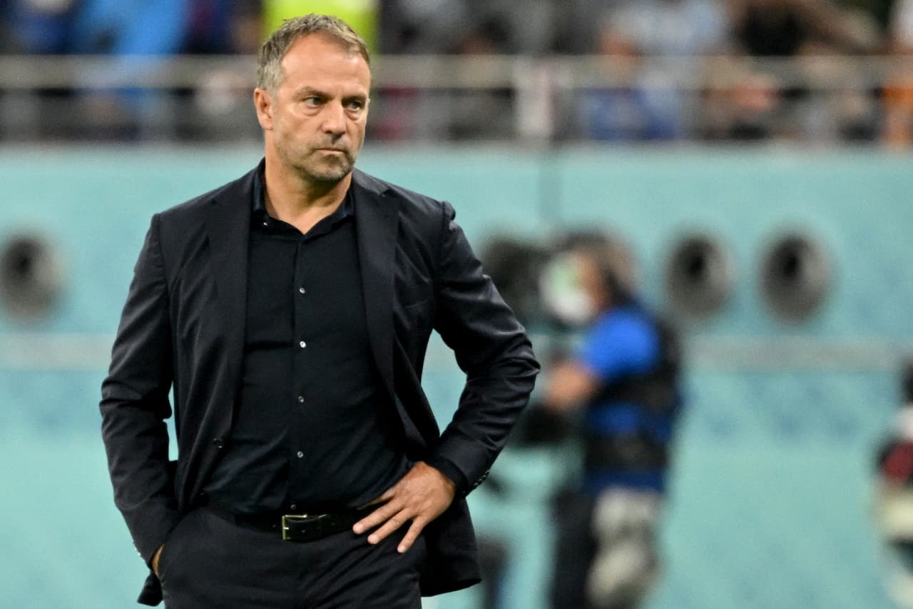 Directivos del Barcelona viajan para intentar fichar a Hansi Flick