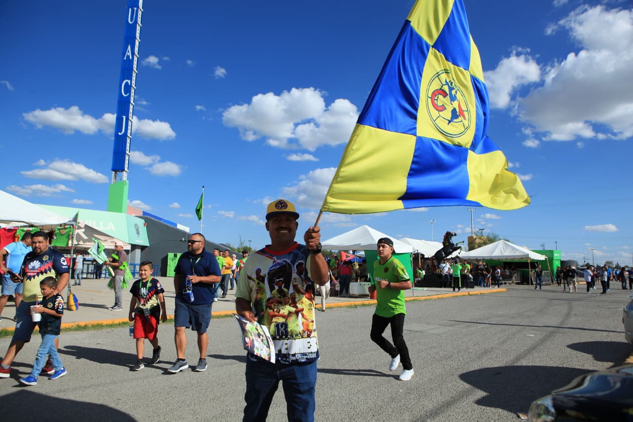Los aficionados de ambas escuadras de dan cita en el Estadio Olímpico Benito Juárez para disfrutar de un ambiente sin igual.