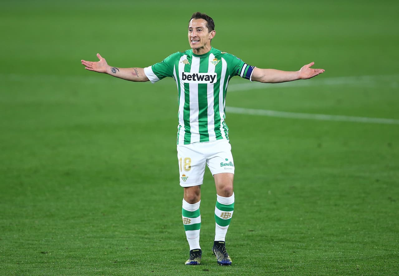 Andrés Guardado suma sus primeros minutos en un partido oficial del Betis