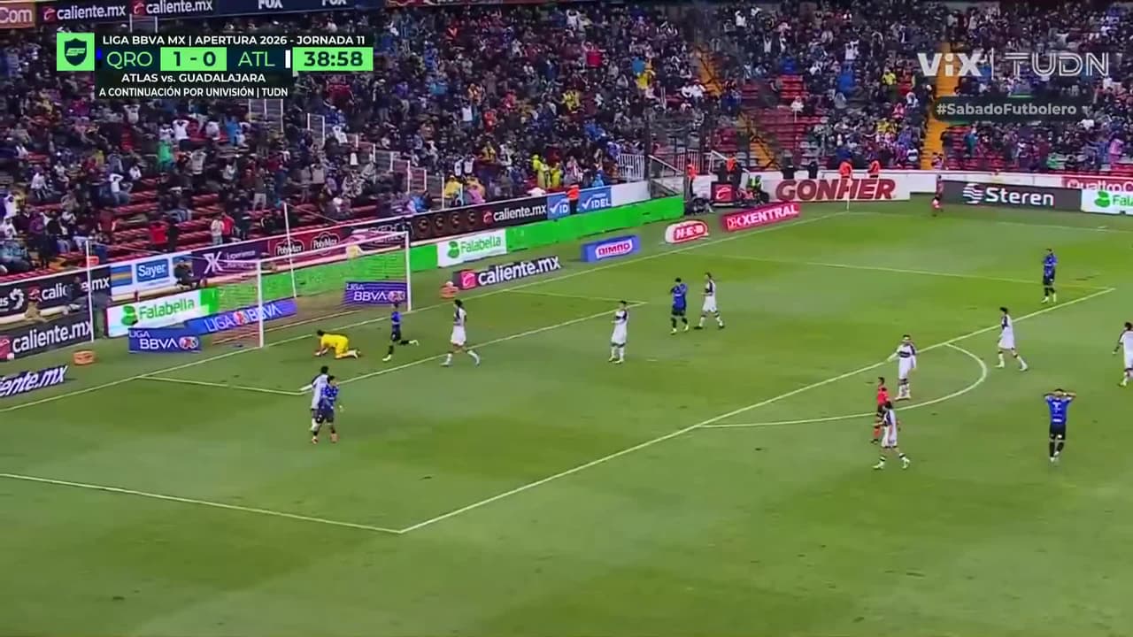 ¡Tremenda atajada de Jiménez! Se queda cerca Gallos del segundo