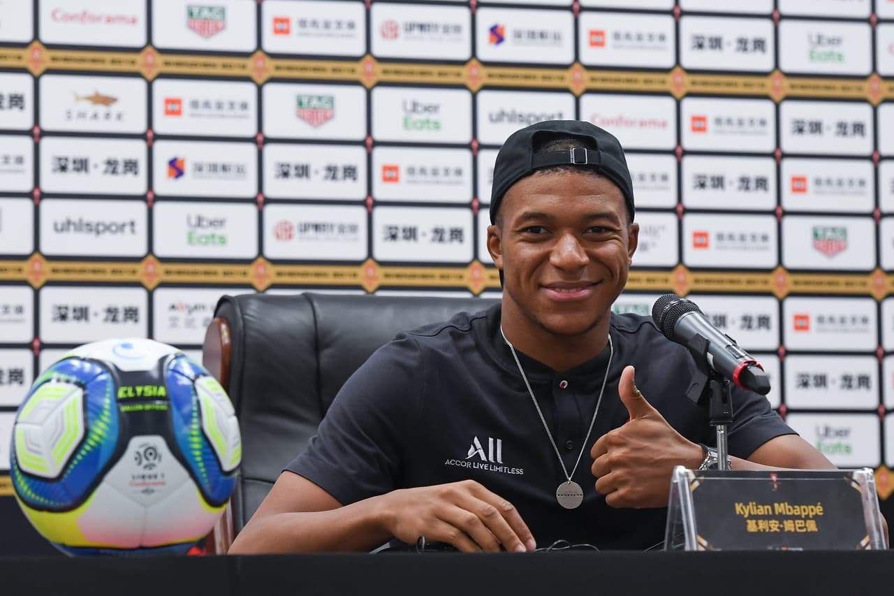 Actualmente tiene un valor de marcado de 200 millones de euros, aproximadamente, rebasando el costo de Neymar y de Cavani.