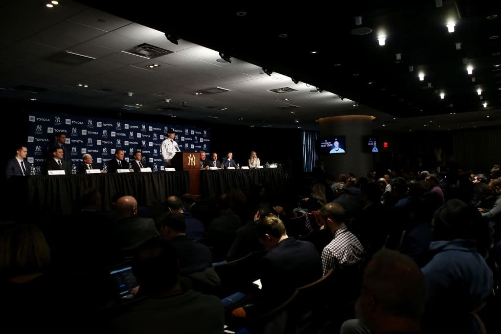 El pitcher llega como el Cy Young de la Liga Americana y con un contrato de 324 millones de dólares, procedente de los Houston Astros.