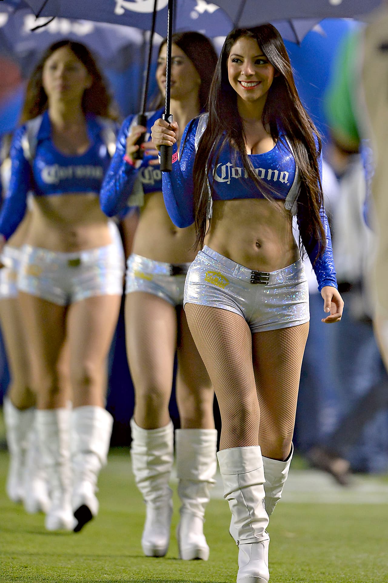 La belleza de las porristas en la fecha 11