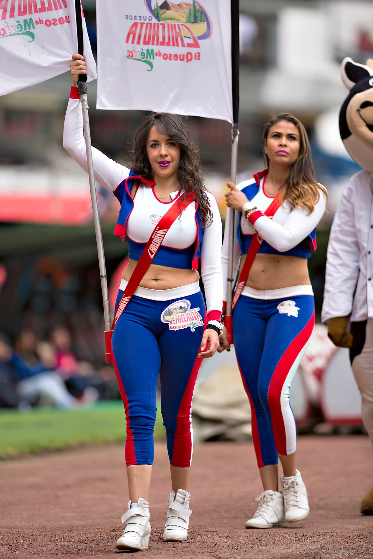 La belleza de las porristas en la fecha 11