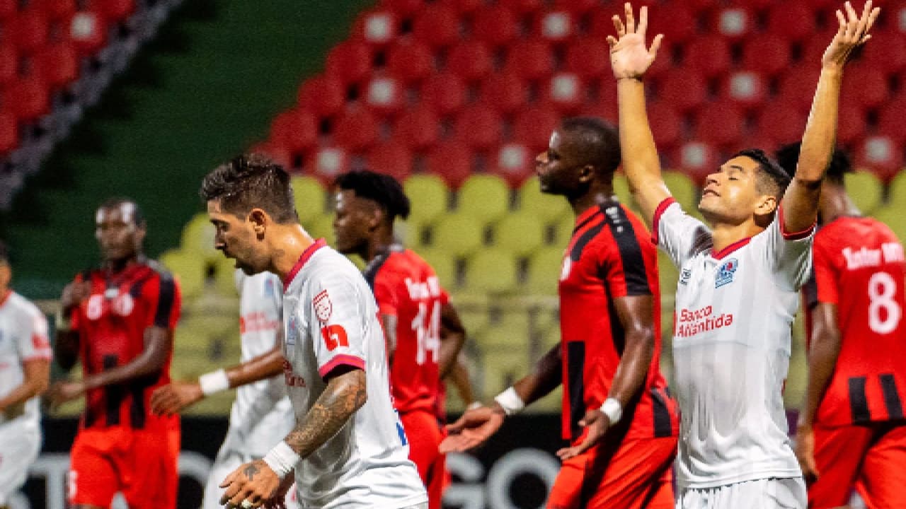 Concacaf inicia investigación sobre el Inter Moengotapoe vs Olimpia