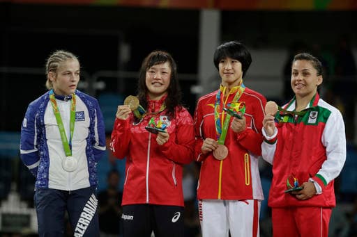 La japonesa Eri Tosaka venció a Mariya Stadnik de Azerbayán, y se adjudicó la medalla de oro en lucha de estilo libre femenil de la categoría de 48 kilos, en los Juegos Olímpicos de Río 2016.
