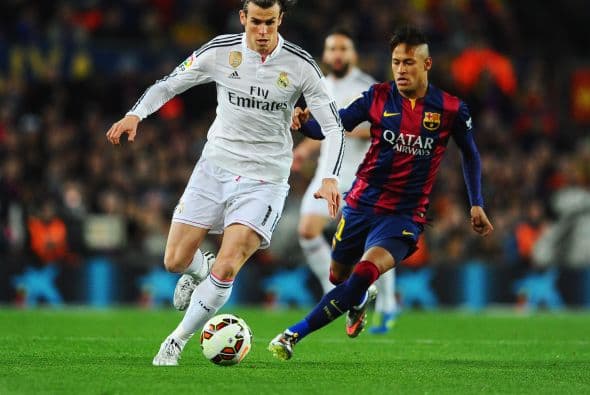 Los equipos se reservaron en los primeros minutos para ver el parado del rival.