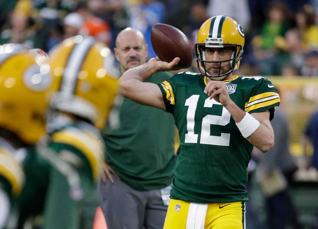 Justo cuando crees que a Aaron Rodgers se le ha acabado la magia o la capacidad de sorprendernos, nos demuestra que estamos equivocados. Esto es lo que pasó la noche del domingo en Lambeau Field.