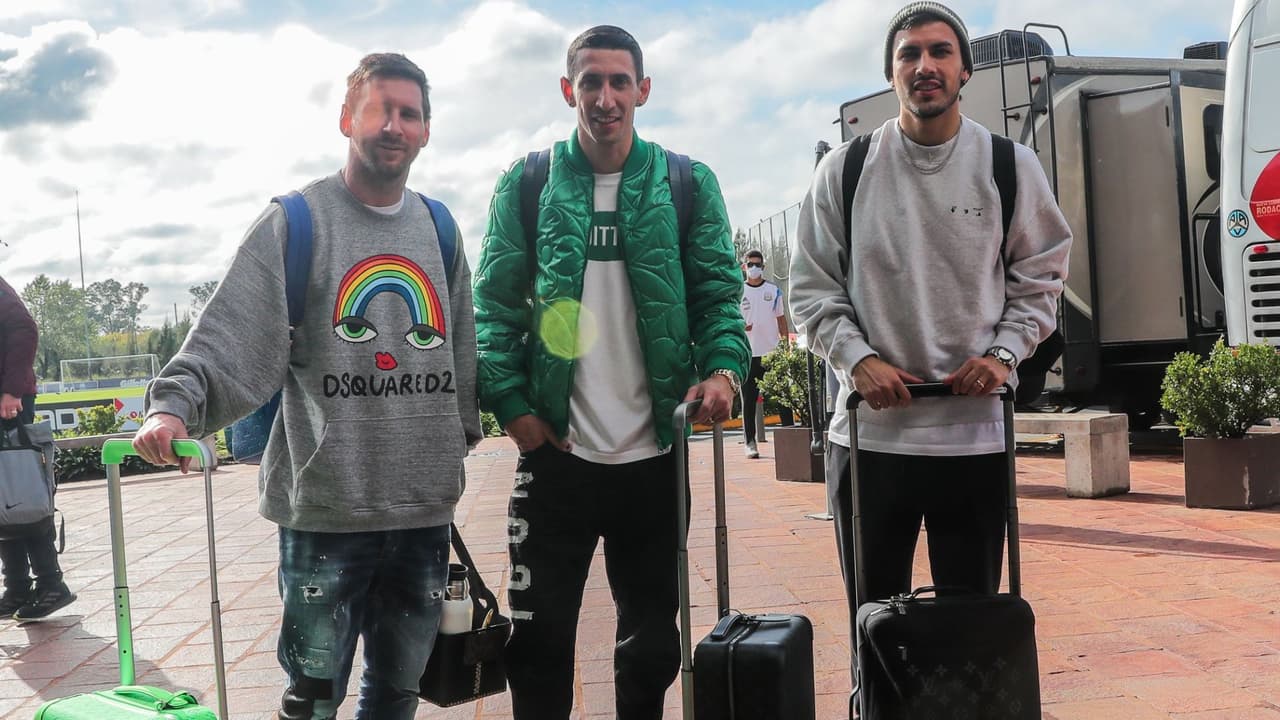 Messi llega a Argentina en avión privado desde París