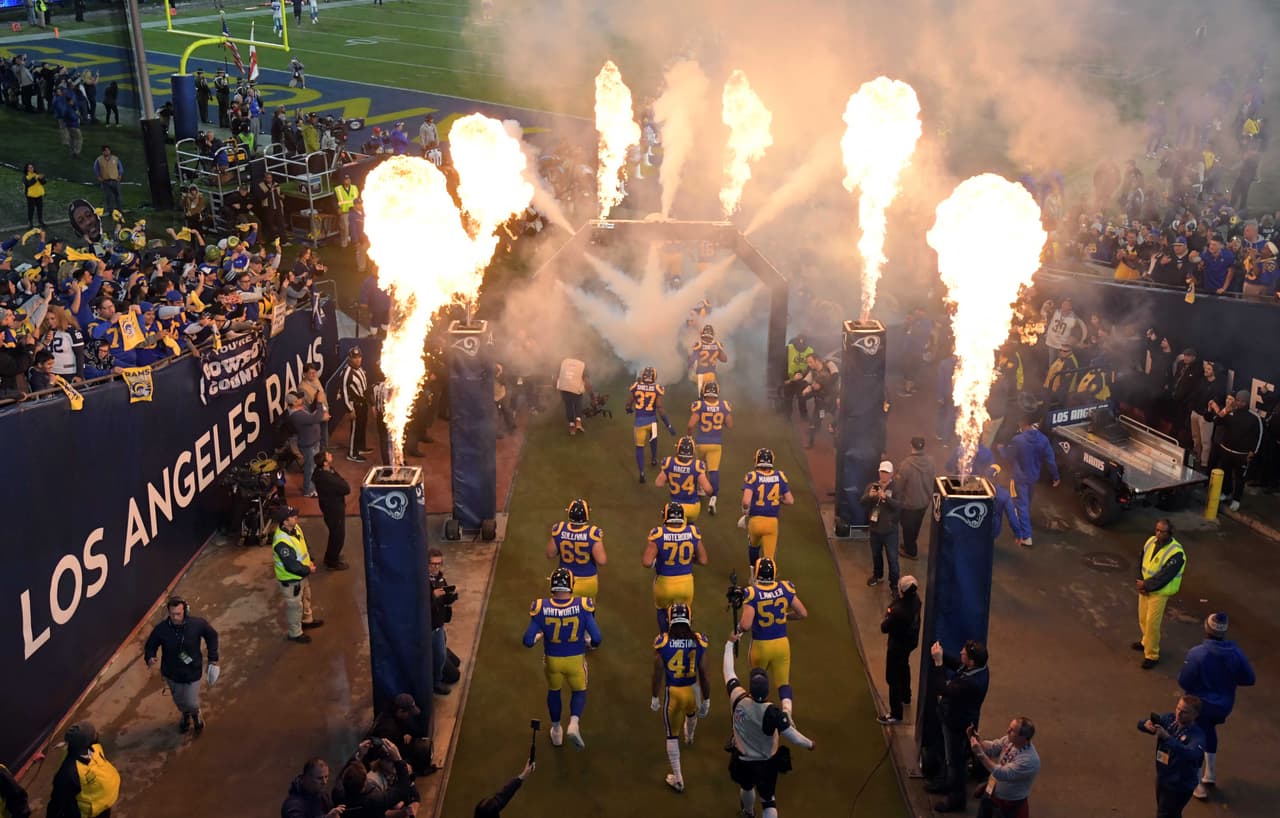 ¡Recibimiento digno de película de Hollywood para Los Angeles Rams!