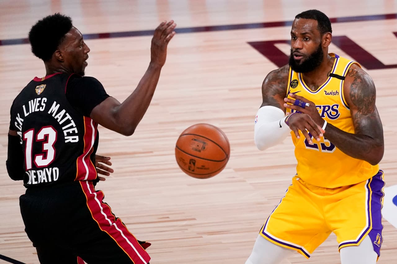 LeBron James comanda los victoria de los Lakers 102-96 sobre el Miami Heat y buscarán coronarse como campeones el próximo viernes 9 de noviembre.