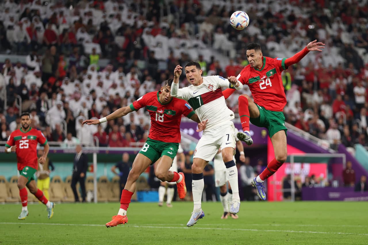 Marruecos derrotó 1-0 a Portugal con gol de Youssef En-Nesyri en el Estadio Al Thumama para convertirse en la primera selección africana en Semifinales en una Copa del Mundo.