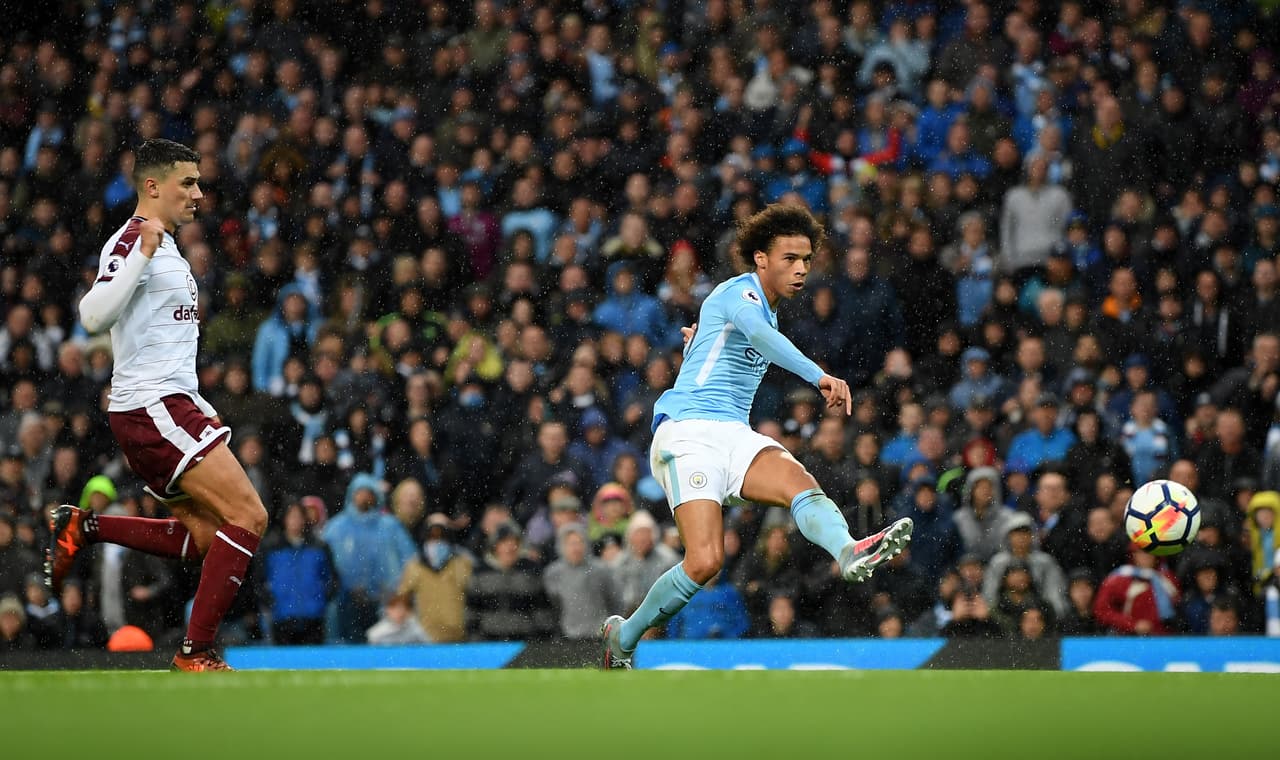 Dos minutos despues llegó la sentencia por parte del Leroy Sane, que al minuto 30 puso el 3-0 definitivo.