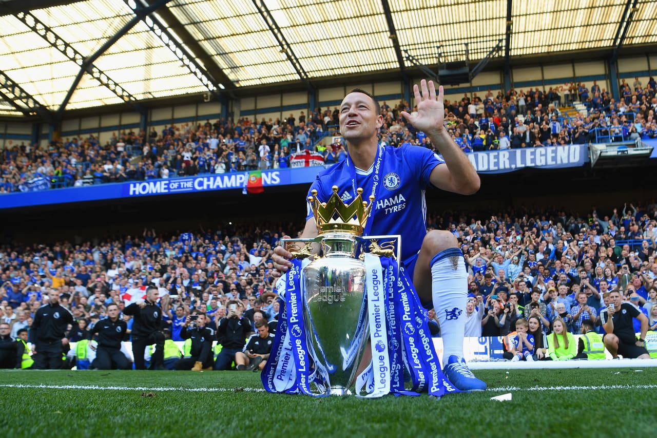 Terry dejó el Chelsea como campeón y advirtió que esta también podría ser su despedida del fútbol profesional.
