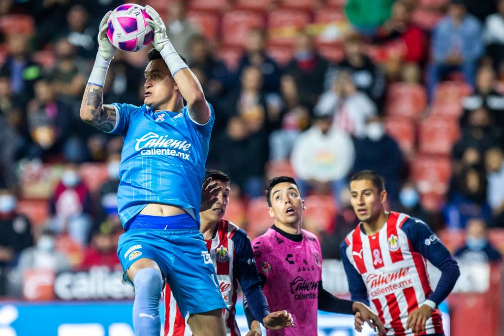 Las ofensivas salen dormidas y el marcador se queda igual de principio a fin y se conforman con el 0-0.