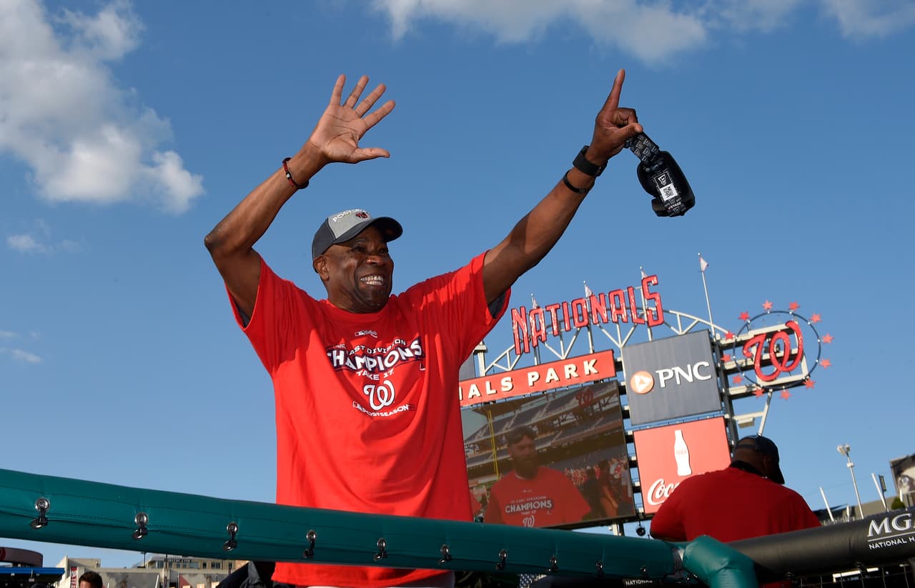 Los Houston Astros oficializan la contratación de Dusty Baker