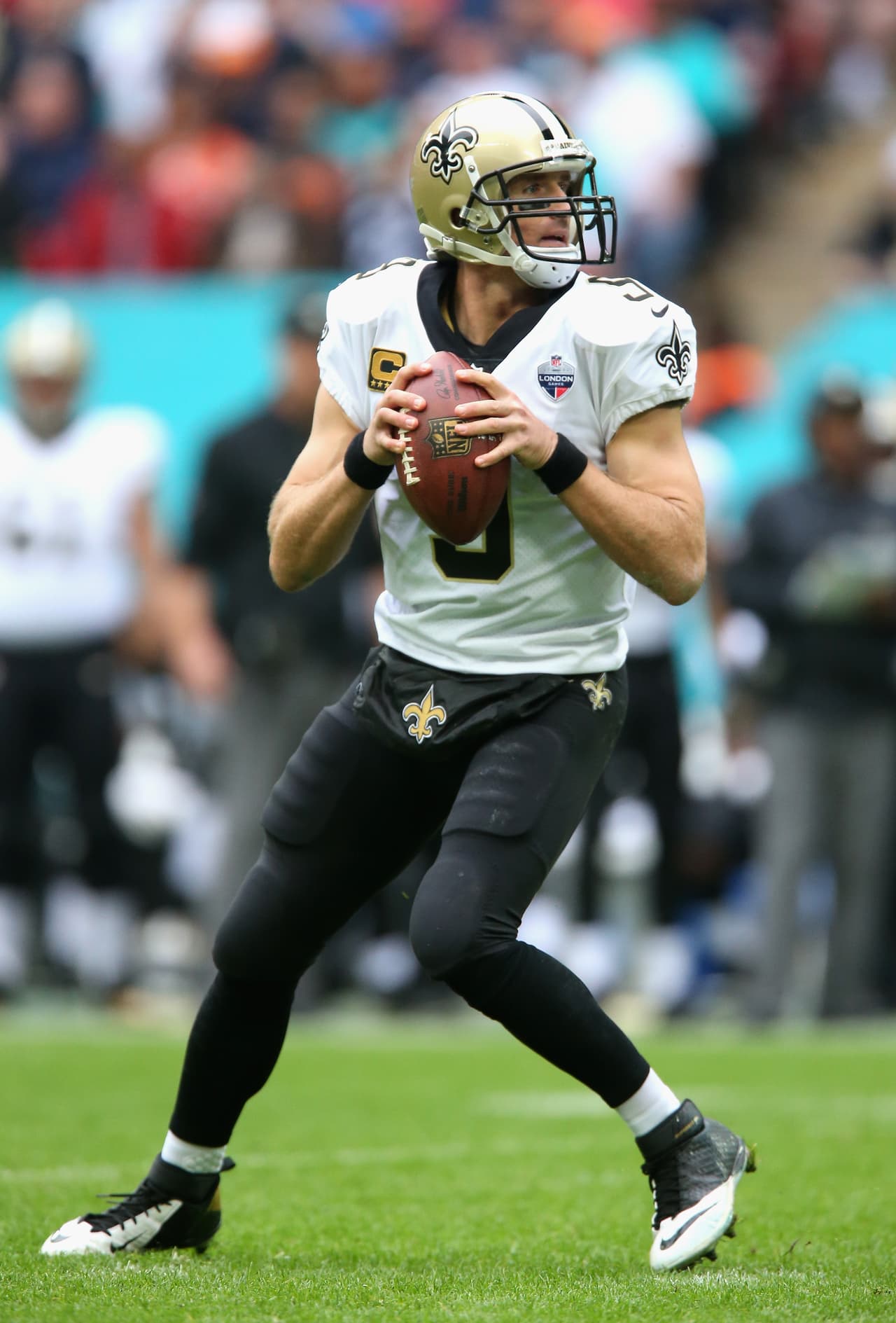 Drew Brees es un constante en estos conteos. El mariscal de campo de los New Orleans Saints concretó 29 de 41 intentos para 268 yardas y 2 pases de anotación.
