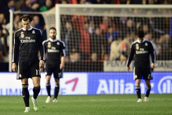Real Madrid dejó en 22 partidos su récord sin derrota en el estadio de Mestalla en Valencia.