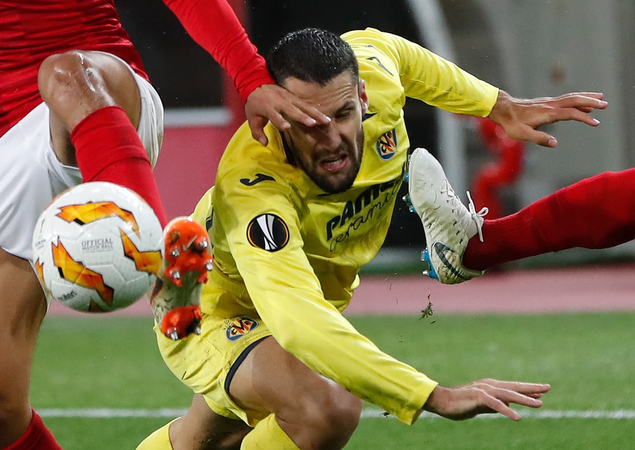 Pero en el cuarto y último minuto de tiempo agregado, un descuido de la zaga del Spartak provocó esta falta en el área y el árbitro no dudo marcar el penalti. El Stadion Spartak enmudeció.