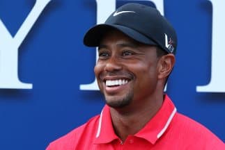 Tiger Woods espera regresar al golf competitivo en diciembre 