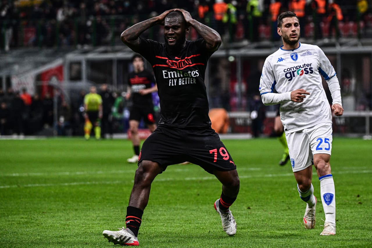 El Milan derrotó al Empoli por 1-0 gracias a un tanto de Kalulu y se mantiene como líder de la Serie A.