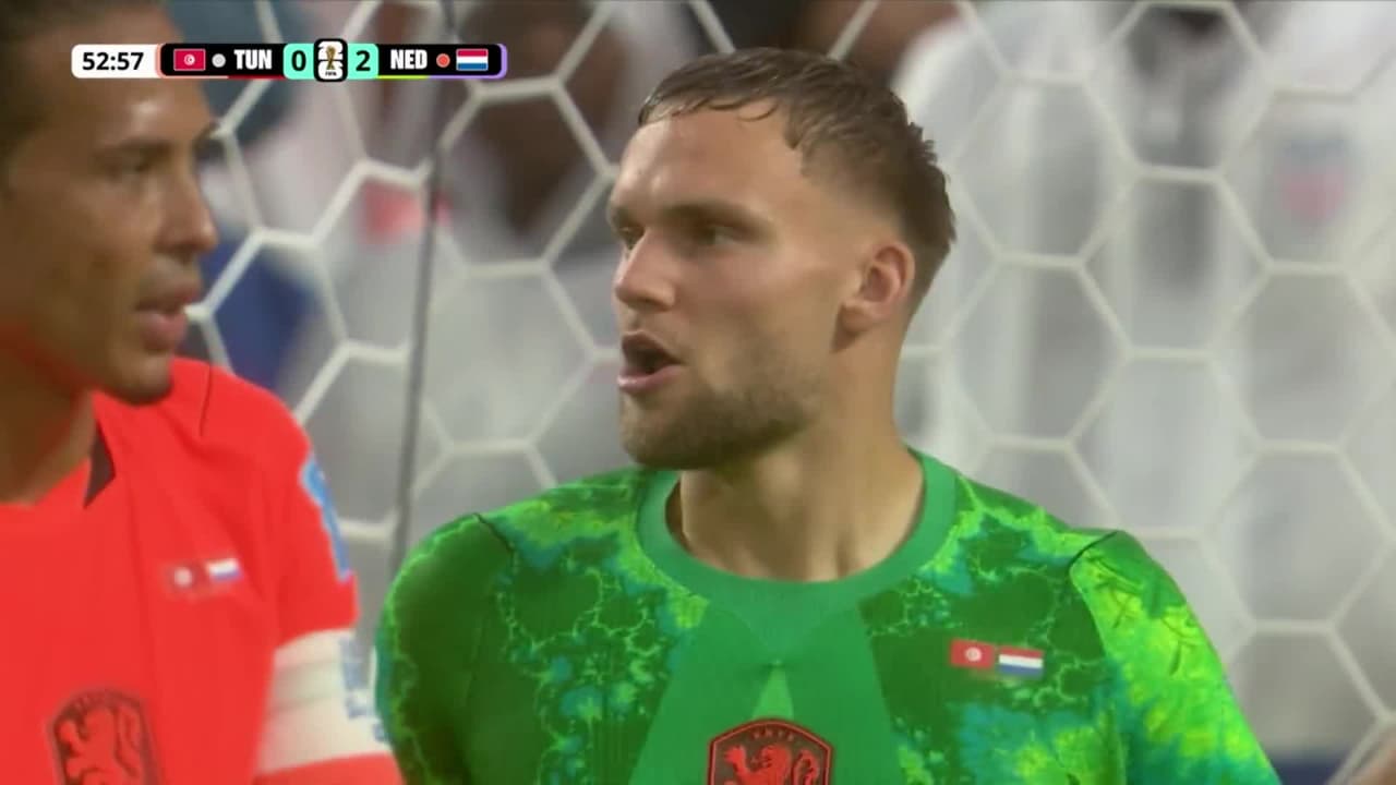 ¡GOL!  anota para Túnez. Hazem Mastouri