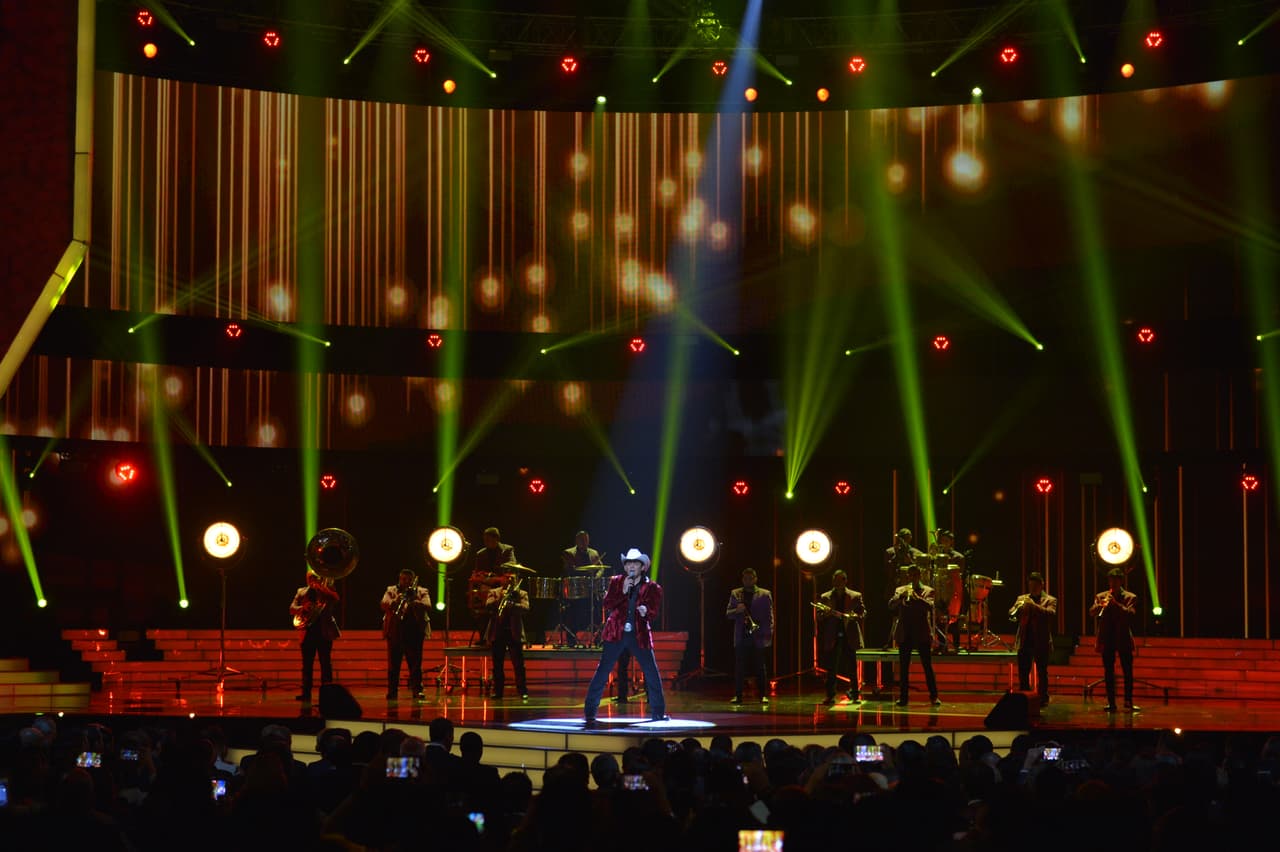 José manuel Figuero amenizó el evento con su canción 'Tierno Pecado'.