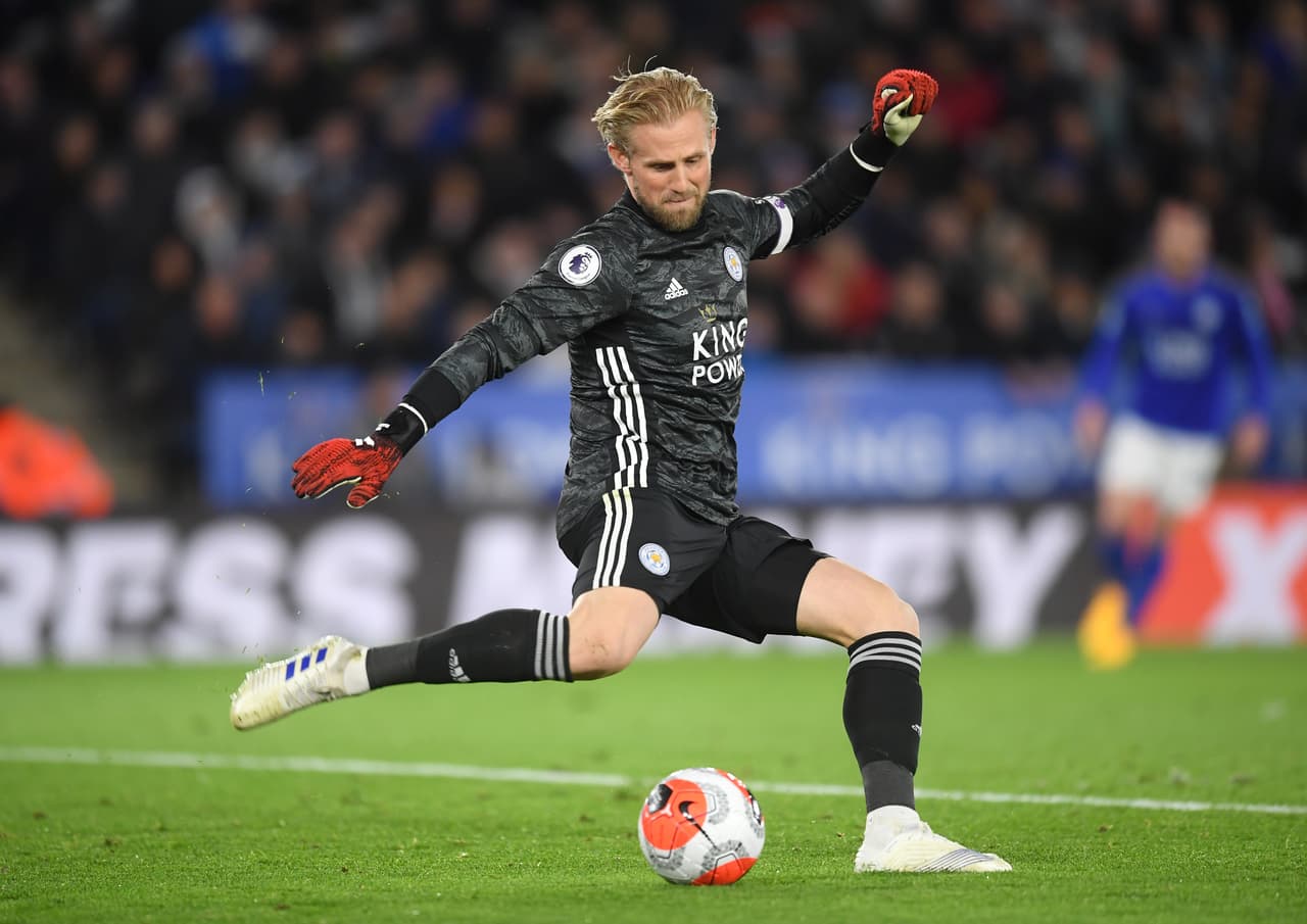 Al 16’ estuvo cerca la anotación de Manchester, pero Schmeichel lo impidió.