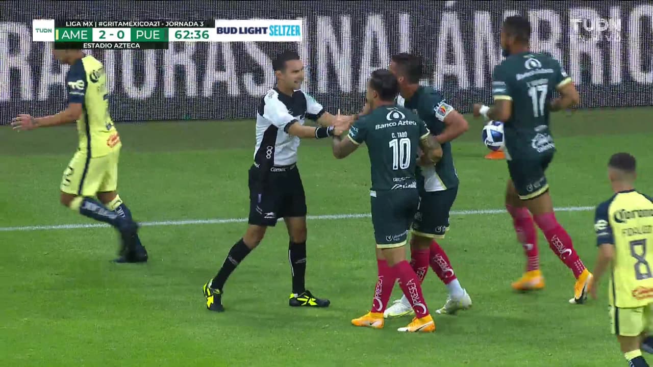 ¡TIRO ATAJADO! disparo por Salvador Reyes.