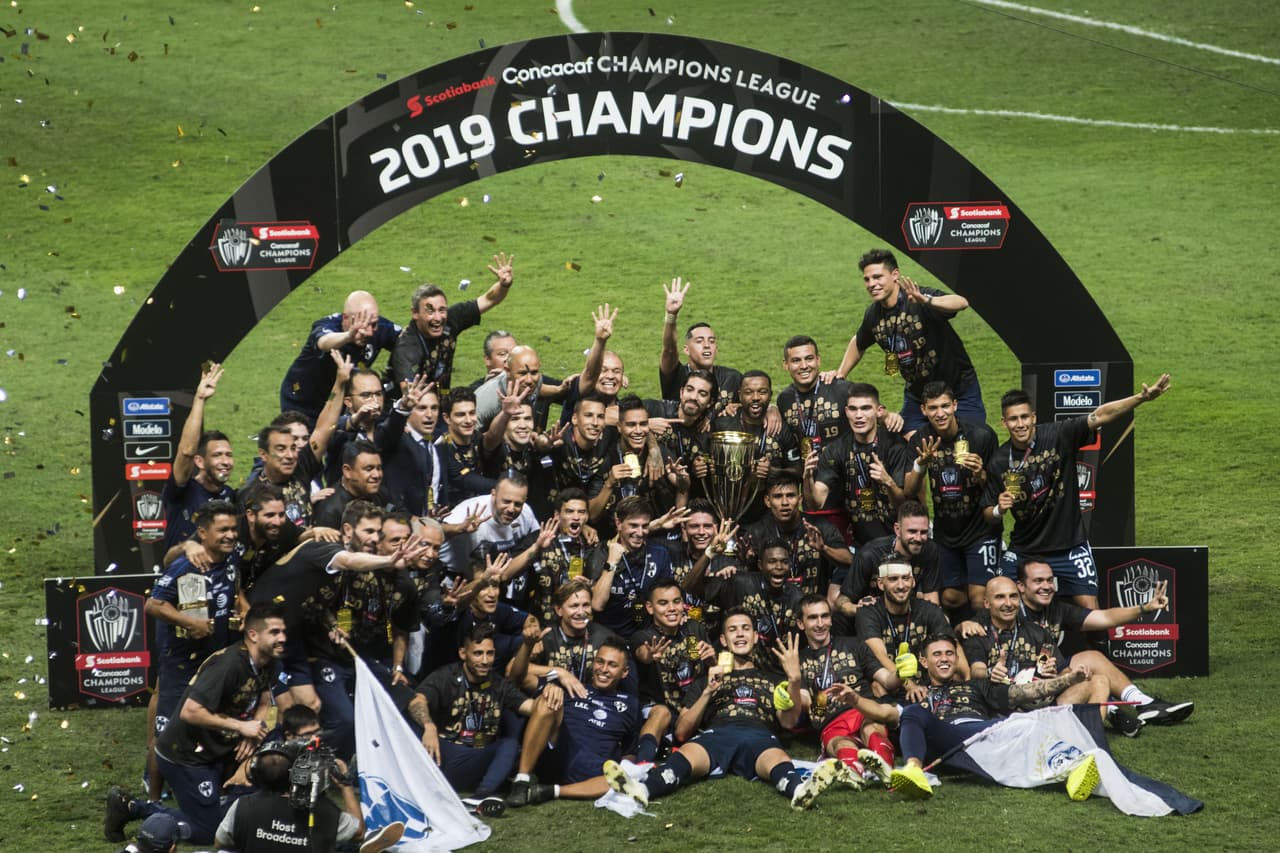 Así se vivieron los festejos de los Rayados del Monterrey tras imponerse en la Final de la Liga Campeones a los Tigres de la UANL en el Estadio BBVA.