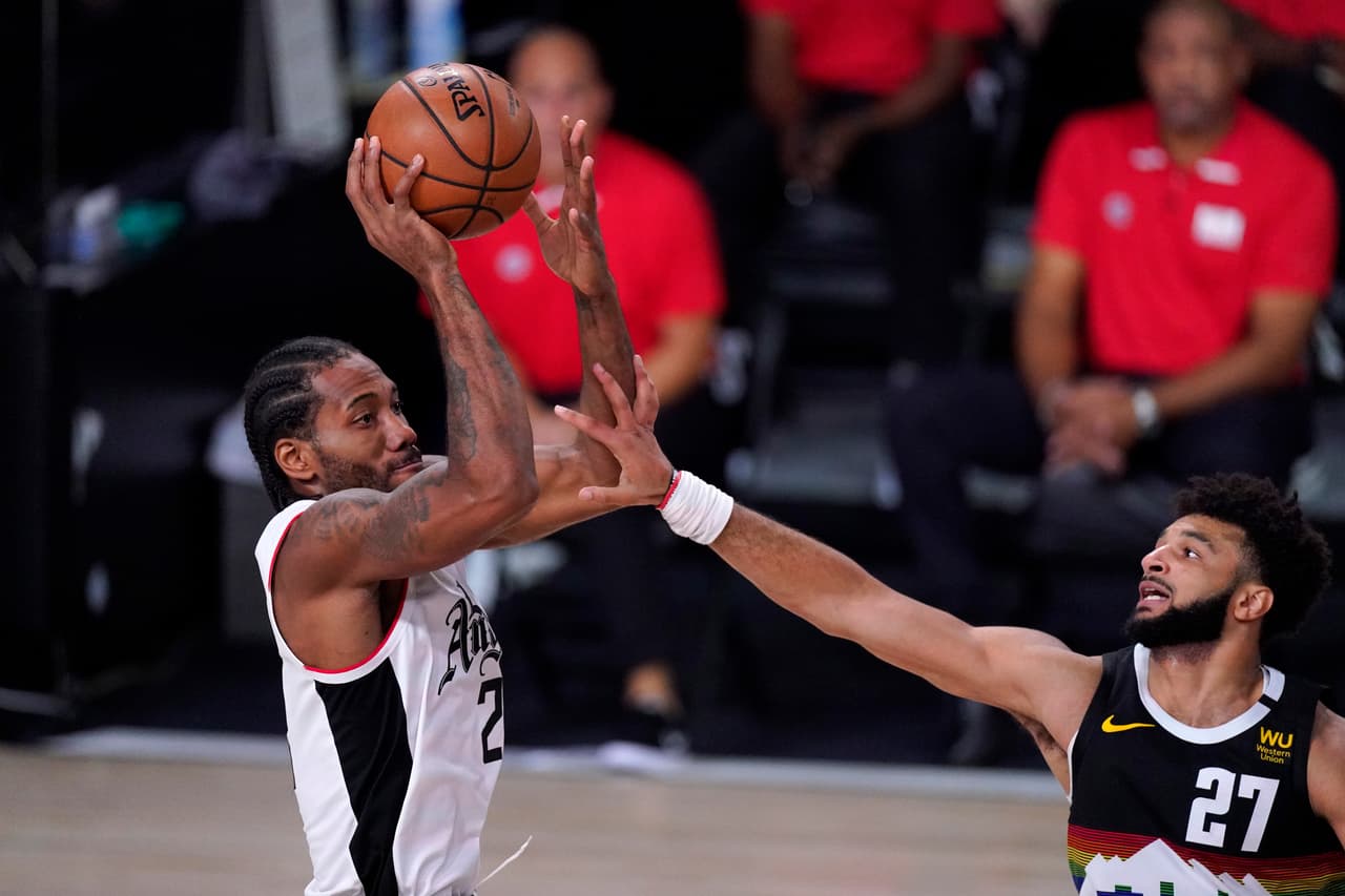 Los Denver Nuggets continúan con vida en la semifinales de conferencia tras vencer 98-111 a Los Angeles Clippers.