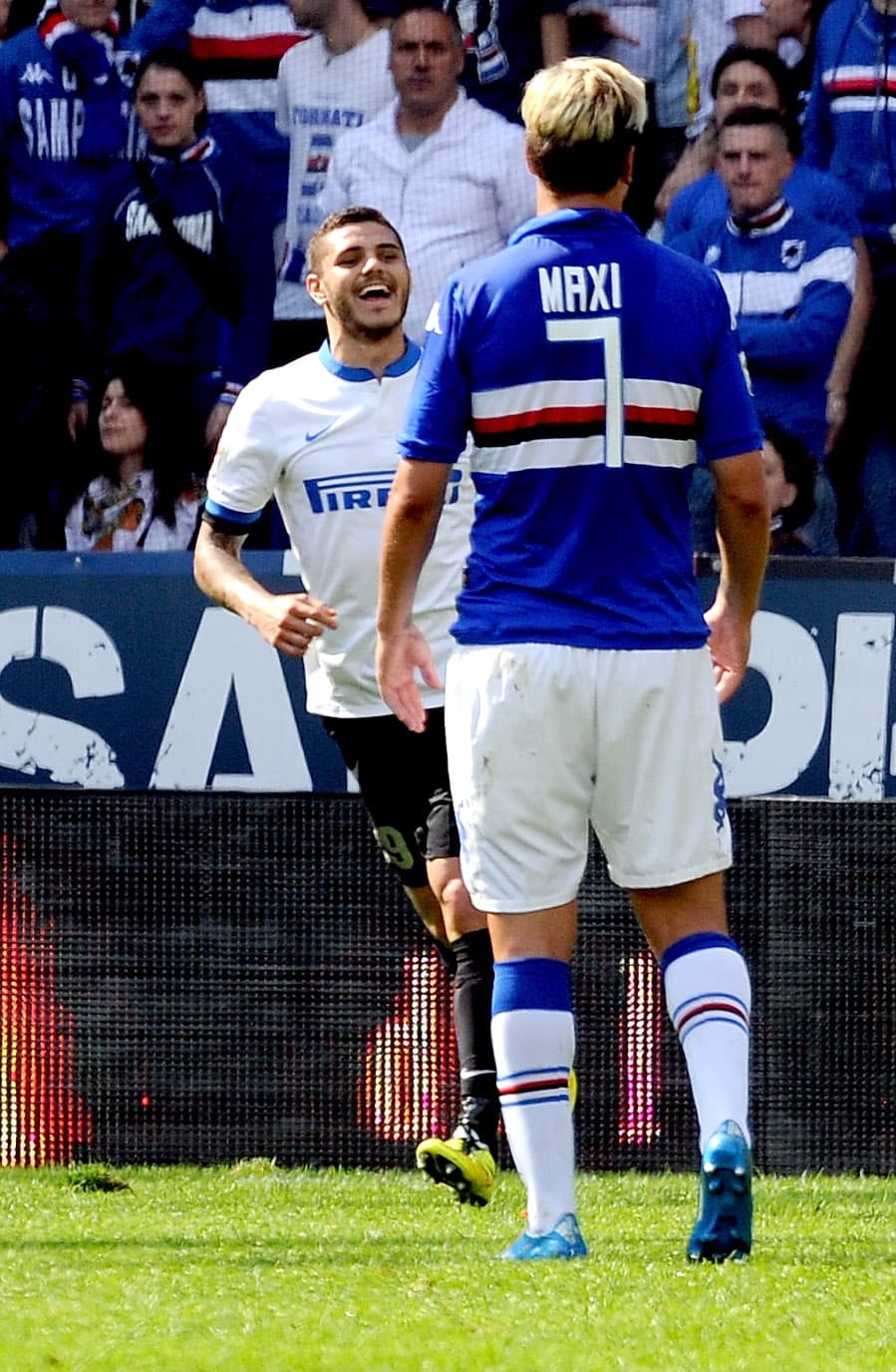La novela entre ambos futbolistas apenas comenzaba y en abril de 2014, en un duelo entre Sampdoria, con Maxi López, contra Inter, con Mauro Icardi, la prensa italiana sentenció el 'Wanda Derby'.