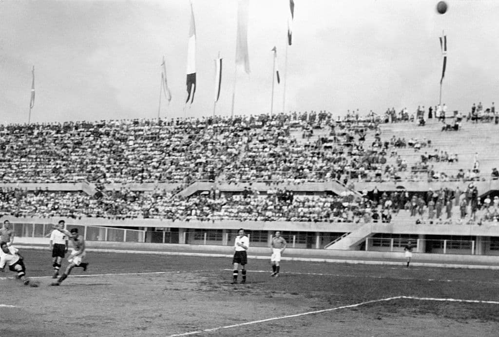 576 goles en 378 partidos.