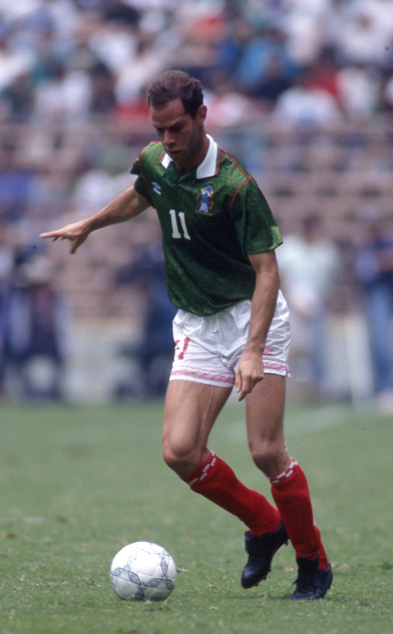 Luis Roberto Alves fue un artillero letal en los años 90 y su zurda fue la principal cómplice de los 30 goles que anotó con el 'Tri'.