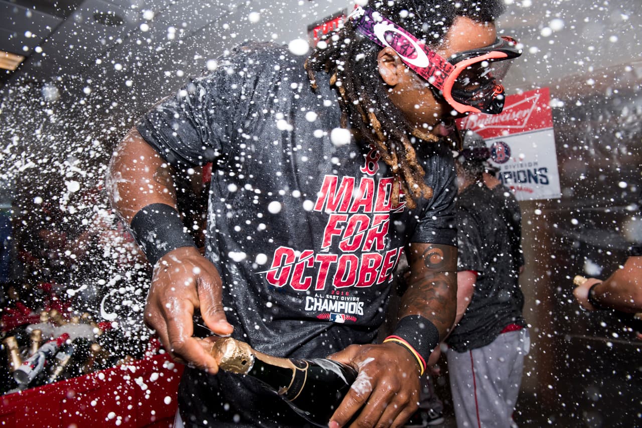 La felicidad y la champaña irradiaron como la ilusión que inunda al equipo para poder llegar a la anhelada Serie Mundial.