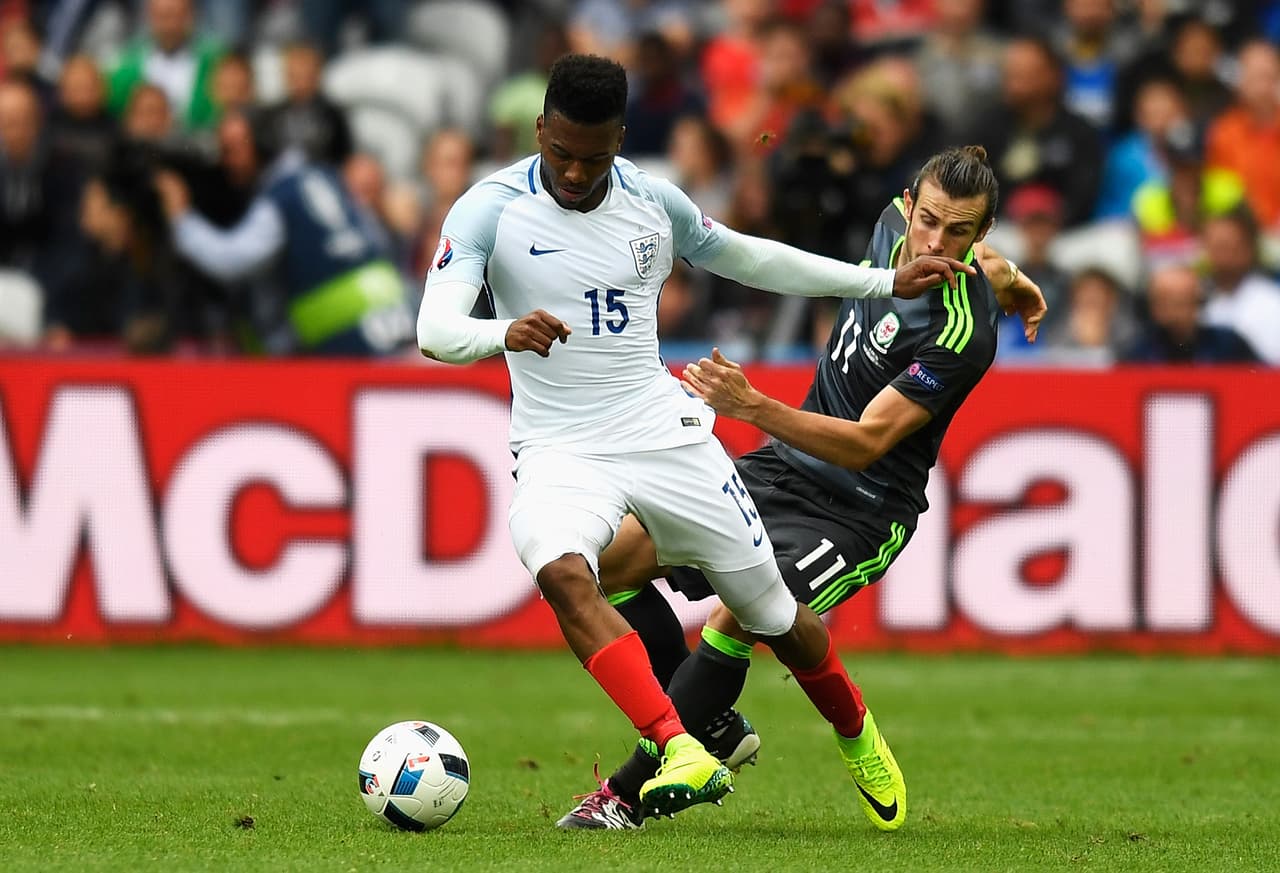 Las lesiones comenzaron a menguar su rendimiento y llegó a la Eurocopa 2016 como suplente de Harry Kane.